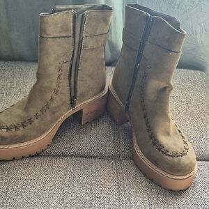 MIA Elegant Olive Heeled Boots